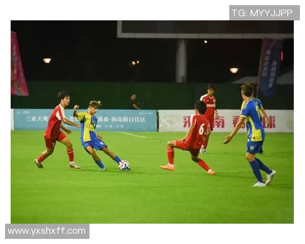 足球巨星定格瞬间打造经典海报诠释赛场荣耀与激情 足球巨星定格瞬间打造经典海报诠释赛场荣耀与激情