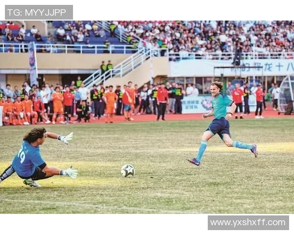 足球球星代言广告视频展现运动激情与品牌魅力完美融合